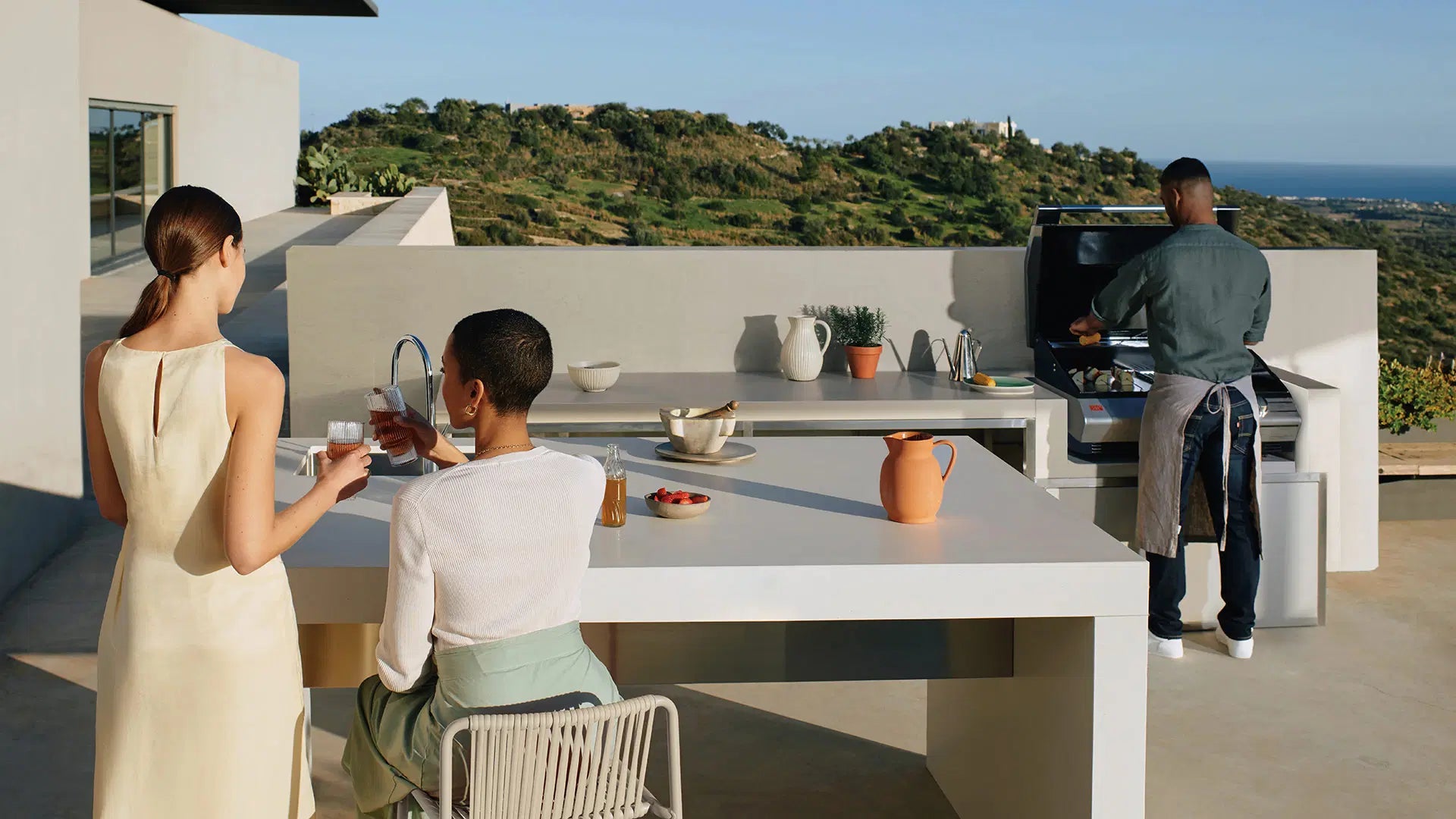 405 Midday Caesarstone Quartz Countertop | Outdoor Collection kitchen