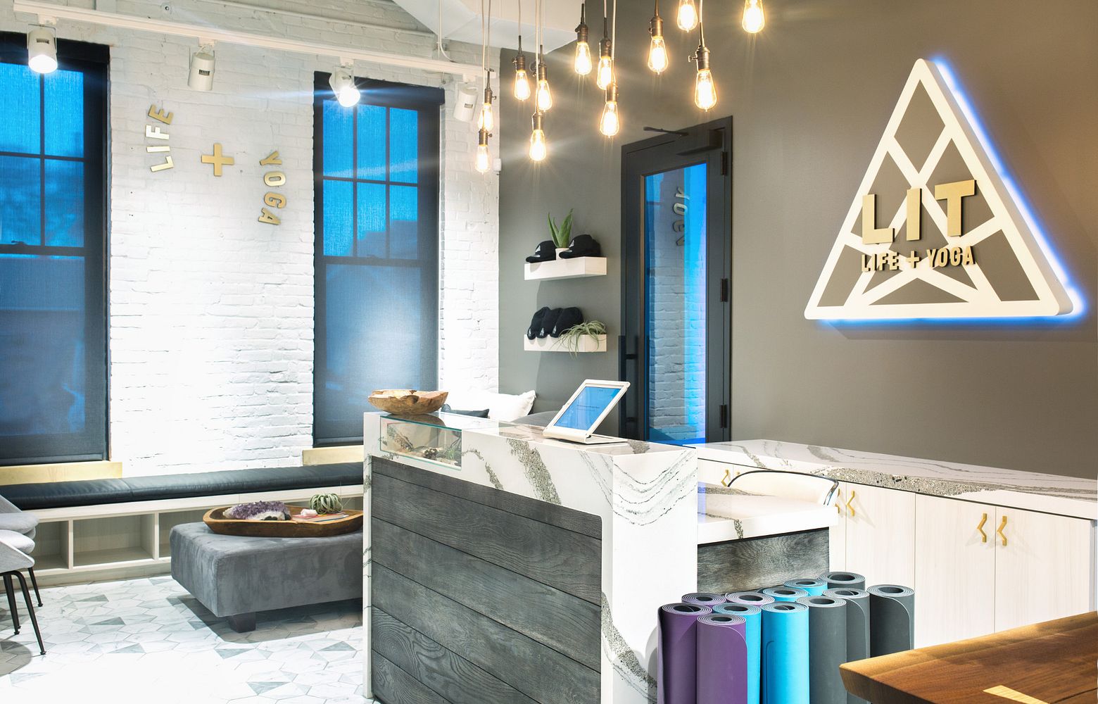 ANNICCA Cambria Quartz front desk counters