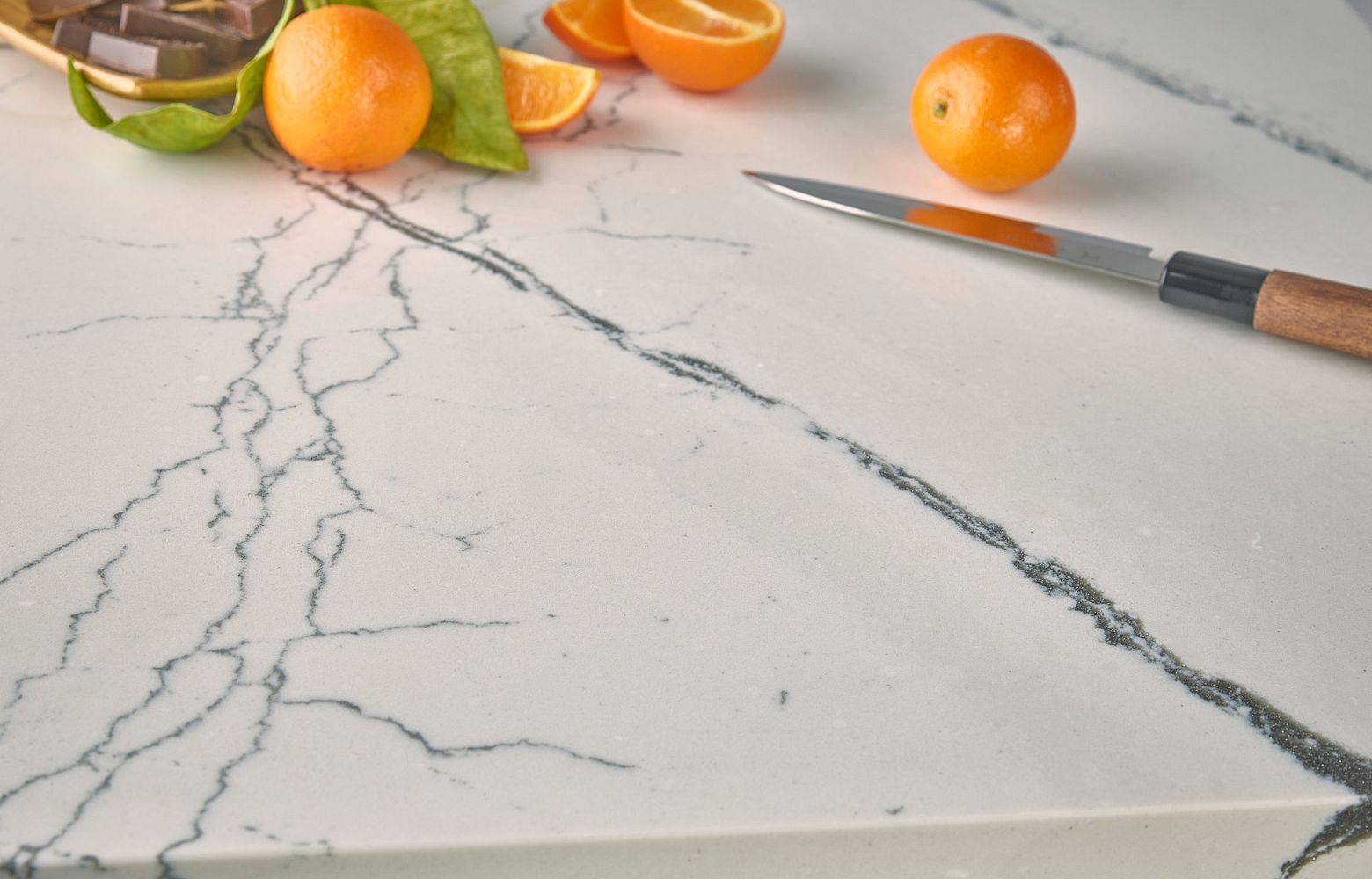 GLADSTONE Cambria quartz detailed orange