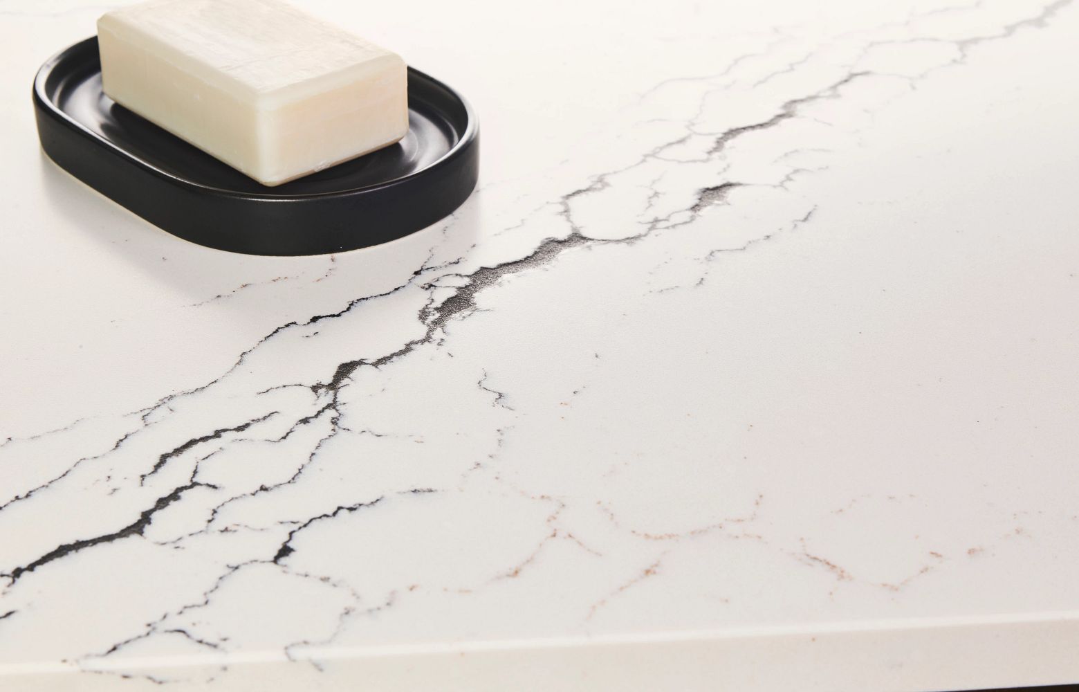 INVERNESS PLATINUM Cambria Quartz detailed