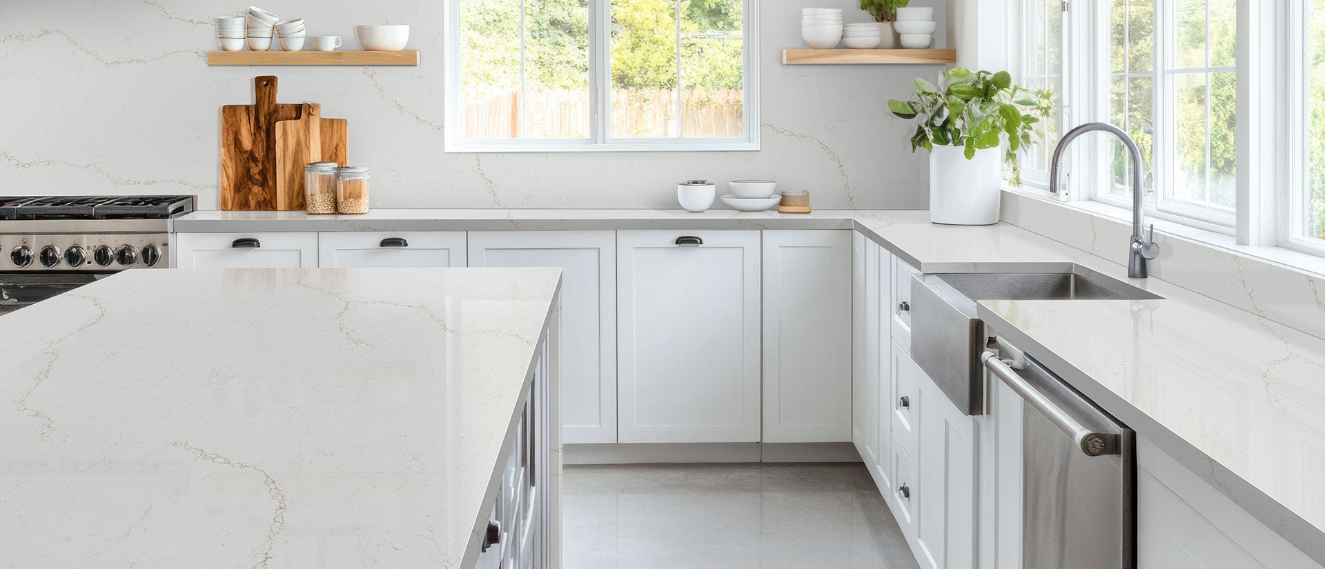 CALACATTA RUSTA Q- QUARTZ FROM MSI™